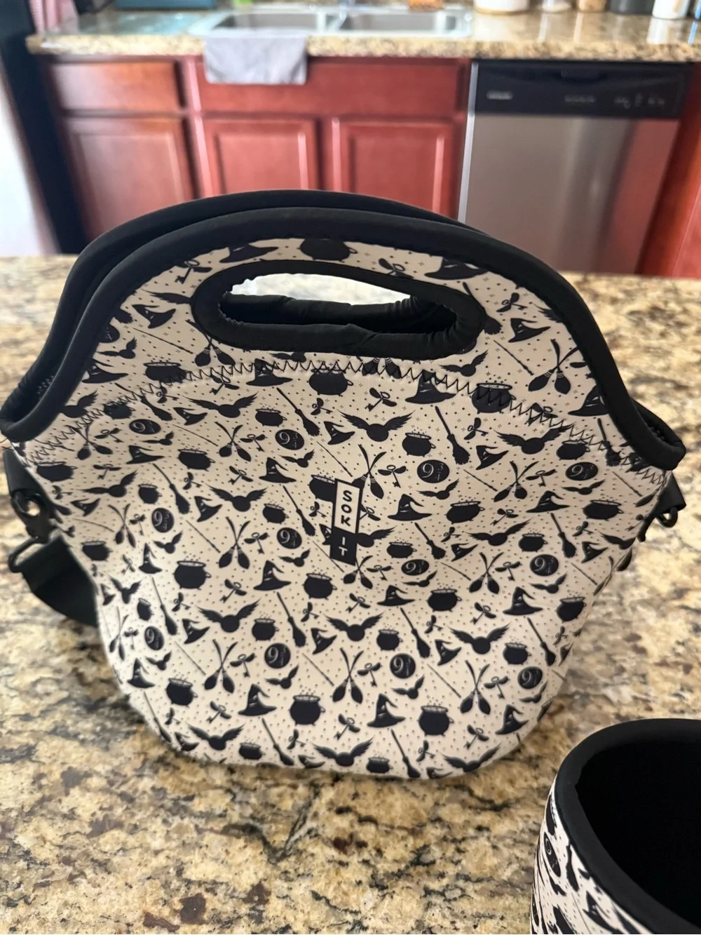 Sok It Harry Potter Neoprene Lunch Bag & Cup Holder in Cream & Black